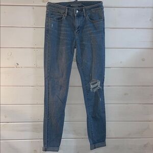 711 skinny Blue Distressed Levi’s Jeans